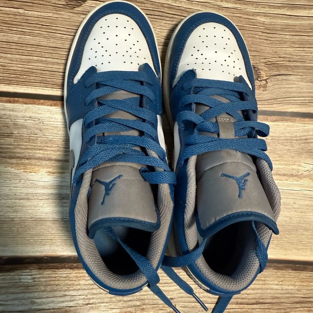 Nike Air Jordan 1 Low True Blue Cement Grey- Size 5Y - Picture 1 of 6
